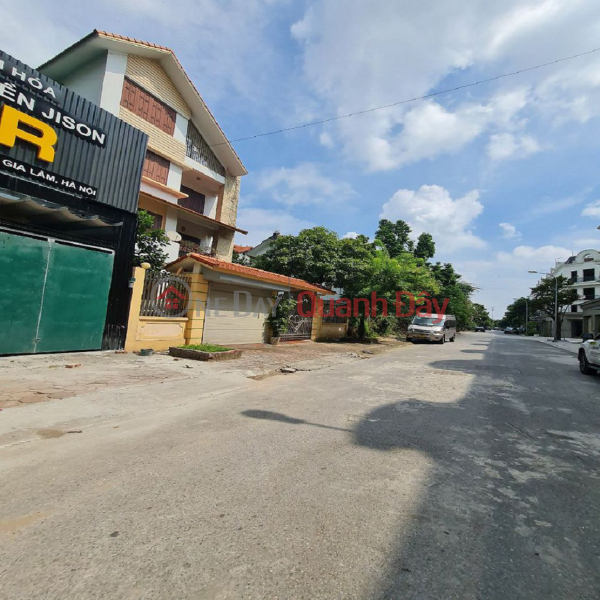 Owner needs to URGENTLY sell a plot of land in Trau Quy resettlement area, Gia Lam, Hanoi. Contact 0989894845 Vietnam, Sales đ 5.86 Billion