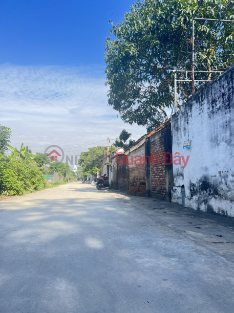 The homeowner needs to sell a plot of land in Phuong Ban village, Phung Chau commune, area 135 m, frontage for small businesses, two blocks wide. _0