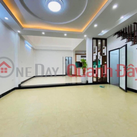 NEAR OFFICE - Corner Lot, Khuong Trung - Thanh Xuan house 45m2 x 5 floors. Price is just over 6 billion VND _0