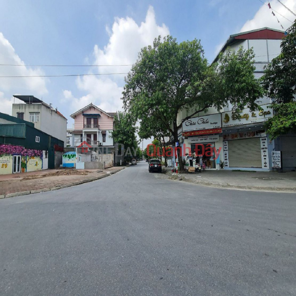 Land for sale in Da Ton, Gia Lam, Hanoi. Area 70m2, frontage 4m, accessible by 7-seater car. Price 5 billion VND (negotiable). Contact 0989894845 Sales Listings