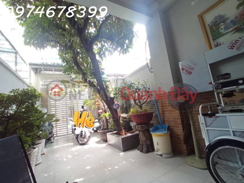 OWNER NEEDS TO SELL IN DISTRICT 4 - HOUSE BUILT BY OWNER WITH HIS OWN HEART - 82m2 BEAUTIFUL, SPACEFUL HOUSE, LIKE IT AT A GLANCE - 8 _0