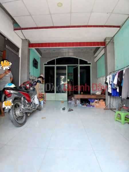 House for sale: Hot!! House on Huynh Thi Hai Street, 72 m2, only 6.3 billion, next to Ward People's Committee, bustling residential area Sales Listings