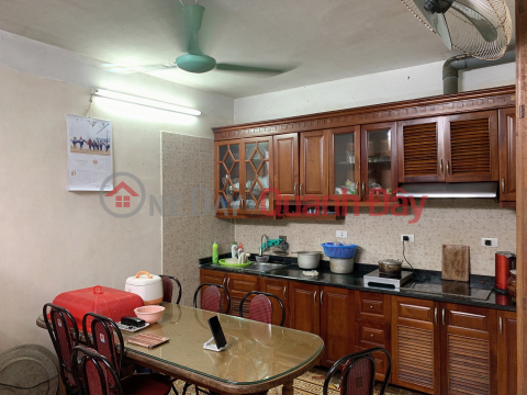 House for sale on Le Thanh Tong, 35m2, 4 floors, 3.3m frontage, over 14 billion, wide alley, full of amenities _0