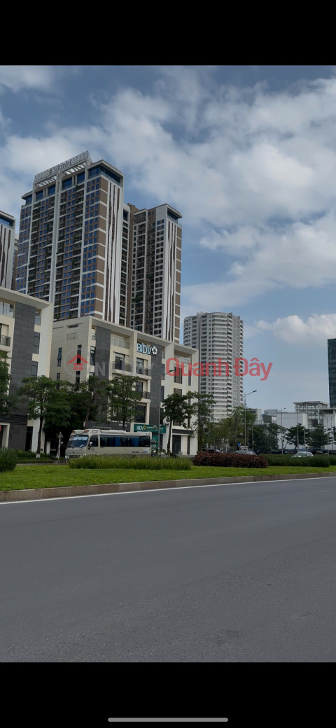 SHOCKING DISCOUNT! STREET FRONTAGE, DIPLOMATIC STREET, AREA=83m2, FRONTAGE=7m, slightly over 2xty (Primary school) _0
