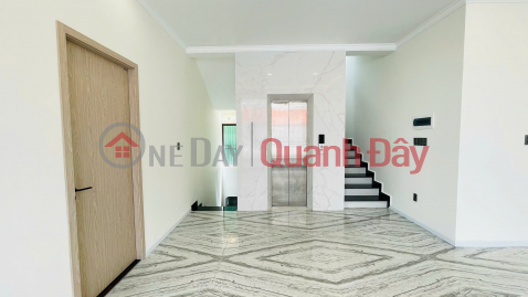 House for rent on Hung Vuong Street, Ward 9, Da Lat, price 60 million VND\/month. _0