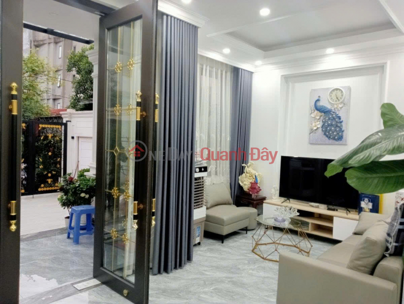 đ 18.9 Billion | LONG BIEN MINI VILLA WITH GARDEN FOR SALE - CENTRAL LOCATION - 3 AIRY