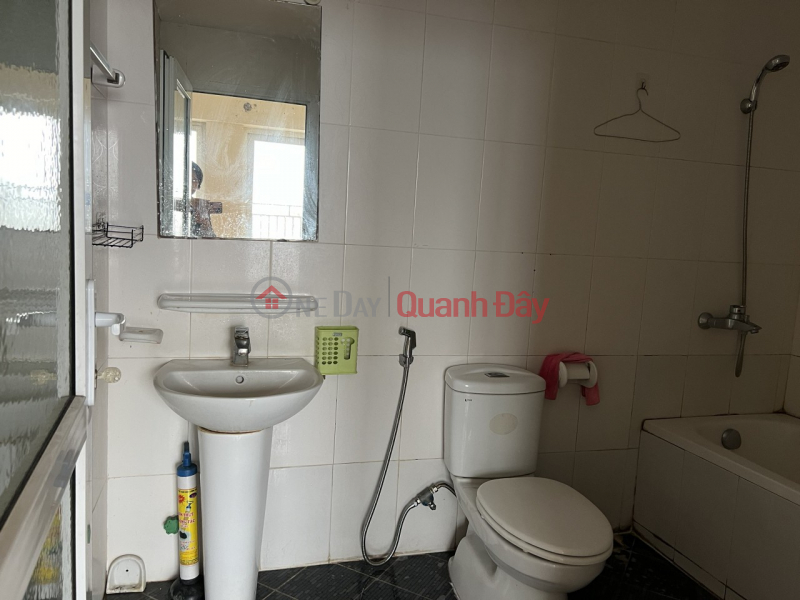 Middle floor apartment for rent, 120m2, 3 bedrooms, Thai Ha Dong Da 14 million\\/month Rental Listings