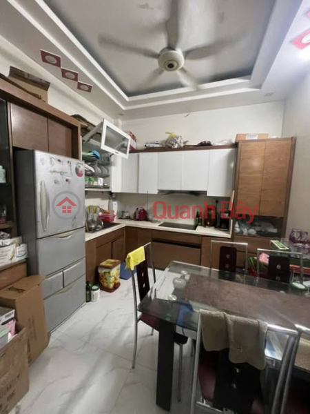 đ 6,5 tỷ VỊ TRÍ ĐẸP -NHÀ DÂN XÂY- GẦN PHỐ - GẦN Ô TÔ - CÁCH PHỐ HOÀNG QUỐC VIỆT 50M