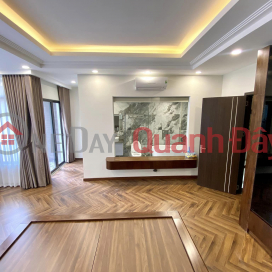 House for sale 36m2 Nghi Tam street, Tay Ho Cars stop for business Price 4.1 Billion VND _0