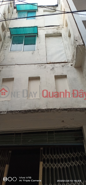 The owner rents the whole house, suitable for storage or living at 240\\/5A Le Thanh Ton, Ben Thanh ward, District 1 Rental Listings