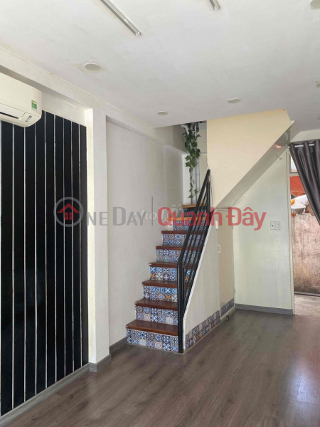 House 2 business premises on Le Quy Don street, next to Dao Duy Anh Secondary School Vietnam | Rental ₫ 16 Million/ month