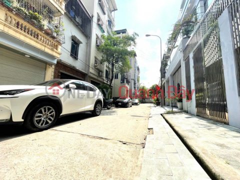 Selling land in Mo Lao, Ha Dong, 56m sidewalk, car-free, business, over 9 billion _0