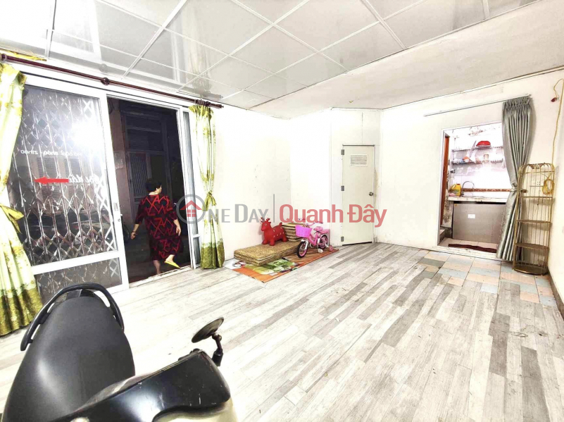 Space for rent on the 1st floor of Nui Truc street, Kim Ma, Ba Dinh, 30m 1 bathroom, Business, 6.5 million\\/month, no | Vietnam, Rental | đ 6.5 Million/ month