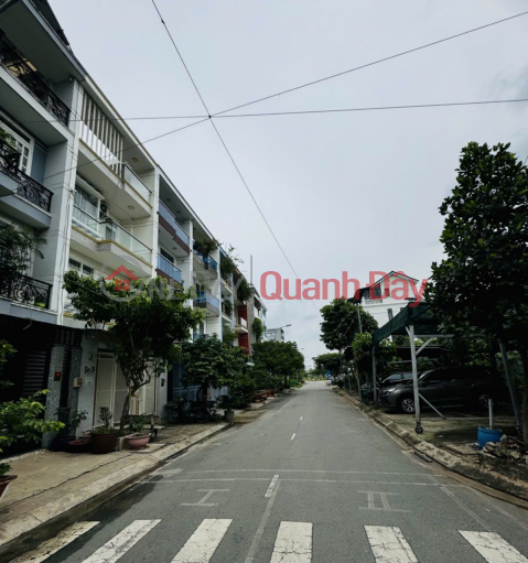 10M ROAD FRONTAGE, 5M SIDEWALK RIGHT AT BUSY INTERSECTION - ALONG THAM LUONG CANAL - NEAR AEON MALL ROCKET - CASH FLOW 40 MILLION _0