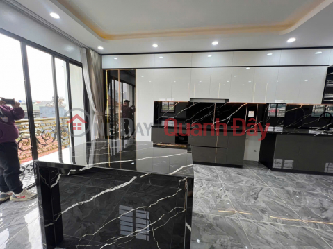 LOT SUBDIVISION - CAR ACCESS - SIDEWALK - TEMPLE, 50 SQUARE METERS, 7 FLOORS, COMMERCIAL, PRICE ABOVE 20 BILLION. _0