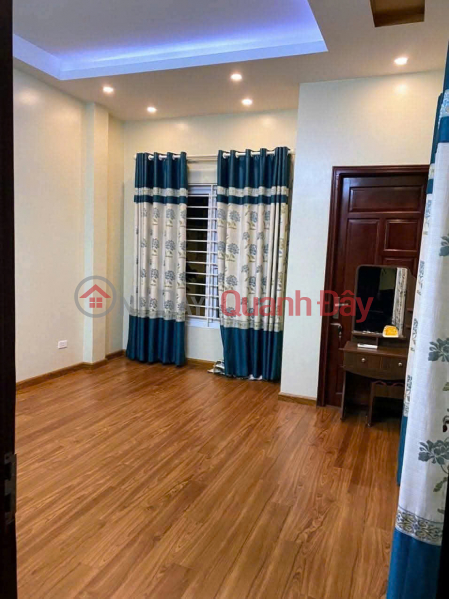 FOR RENT IN GIAP BAT, GIAI PHONG AREA, FURNISHED, CAR PARKING AVAILABLE, SUITABLE FOR OFFICE USE, 50M², 5 FLOORS, 15 MILLION VND. 0903258273 Rental Listings