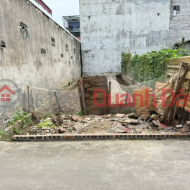 Land for sale in village 3, Quang Minh, Me Linh. Road is clear, cars can park. Near Giai Lac football field. _0