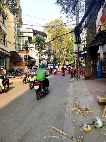 House for sale on De La Thanh Street, Ba Dinh District. 92m Approximately 29 Billion. Commitment to Real Photos Accurate Description. Owner Thien Chi Sales Listings