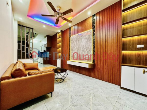 Linh Nam house for sale 34m 5 floors 3 super spacious bedrooms only 4.05 billion _0