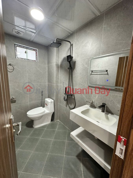 đ 6,4 tỷ | BÁN NHÀ 5 TẦNG MỚI Phố Nguyễn Văn Linh 30 m2 X 6.4 Tỷ Long Biên Hà Nội.