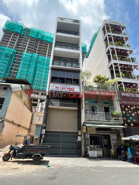House for sale at 73 De Tham Street, Co Giang Ward, District 1 Sales Listings