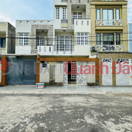 Urgent sale of 4-storey house, 10x18, Nguyen Duy Trinh Street, Phu Huu, District 9 for only 15 billion _0