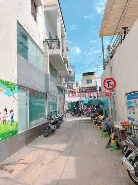 243/28 phan đình Phùng p 15 phú nhuận 
chính chủ bán 166m 15.9 tỉ _0