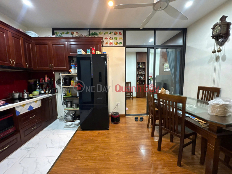 Price reduced by 200 million VND! House for sale in Tay Son, 50m2, 6 floors with elevator, 5m frontage, 14.3 billion VND, excellent for business. Sales Listings