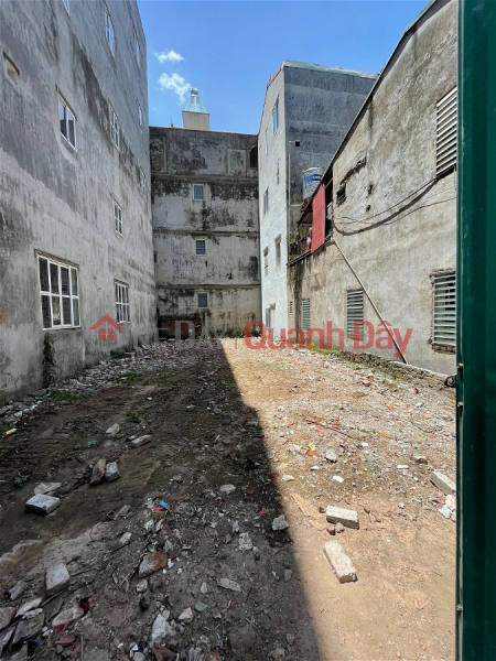 Land for sale on An Duong Vuong Street, Tay Ho District. Window 120m Actual 130m Frontage 7.2m Slightly 13 Billion. Commitment to Real Photos Sales Listings