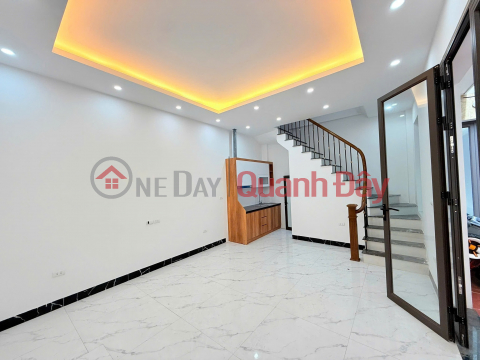 NHỈNH 5 TỶ XÍU Hàng Hiếm Giang Biên nhà đẹp 5T 1 nhà ra oto tránh. LH 0936123469 _0