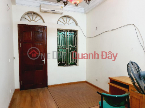 HOUSE FOR SALE ON NGUYEN CHI THANH, DONG DA - IDEAL LIVING SPACE IN THE HEART OF THE CAPITAL! PRICE ONLY 6 BILLION _0