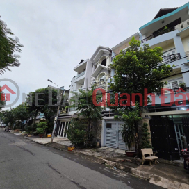 SUPER PRODUCT VIEW OF MISSILE PARK (849-3771062544)_0