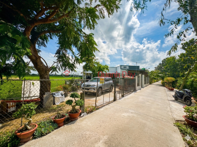 đ 1.75 Billion, House for sale on the main road in Dong Thap, Tan Duong, near Hoa Thanh Market. Area 418m2, 3 bedrooms. Only 1.75 billion VND.