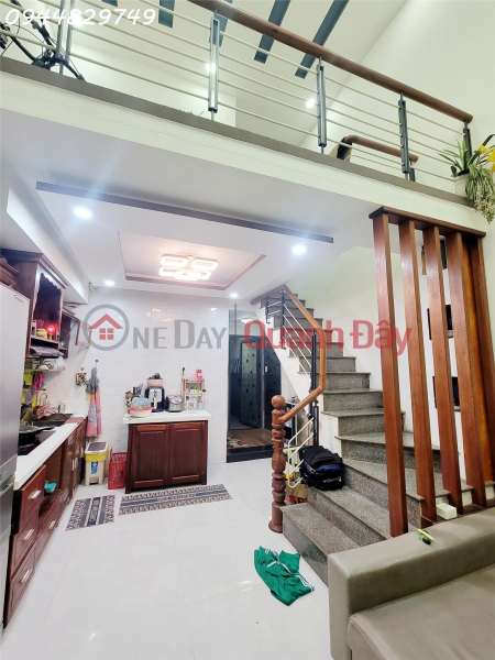 Kiet NGUYEN VAN LINH'S House, Hai Chau, DN. Selling a mezzanine house of 49m2, just 3 steps from the car. Sales Listings