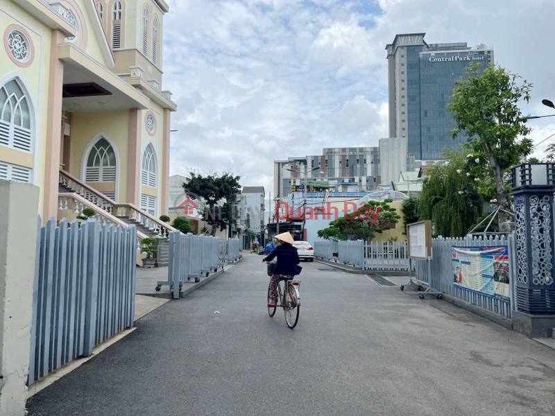 đ 3.99 Billion Mezzanine house for sale, near Tan Phong market, 5m wide asphalt road, only 3 billion 999
