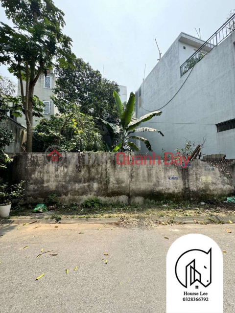 Land for sale in Ngoc Thuy Long Bien, sidewalk, cars can avoid, near the market, area 110m wide, frontage 6m, 20 billion _0