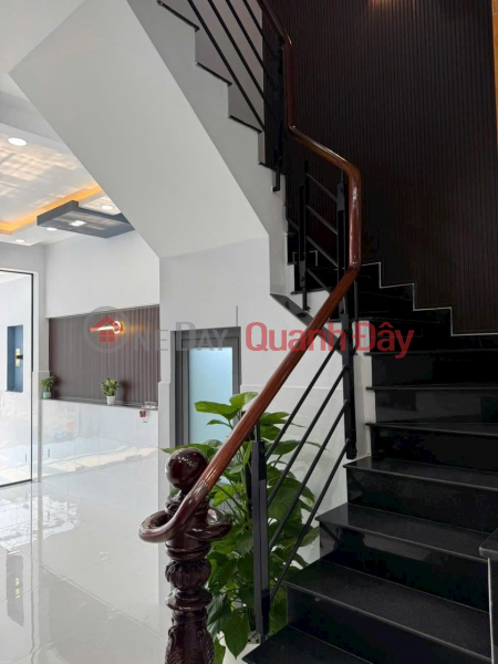**House for sale in a 3m wide alley off CMT8 Street, Ward 6, Tan Binh District (4*13m),price just over 6 billion VND**, Vietnam Sales | đ 6.8 Billion