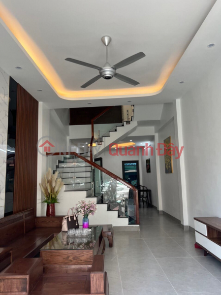 Selling 3-storey house with neoclassical design with mezzanine living room Vietnam | Sales ₫ 2.85 Billion