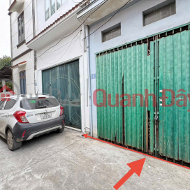 Opportunity to own a 3-story house in Giai Lac village - Group 3, Quang Minh. Located near the industrial park, with parking available right in front. _0