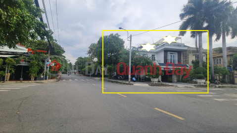 EXTREMELY RARE - Villa for rent with 2 FRONTAGES on Nguyen Huu Dat Street, 360m2 - WIDTH 18M _0