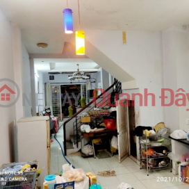 Selling social house on Phan Van Hon street, District 12, 130m2, price 5 billion 7 TL. _0