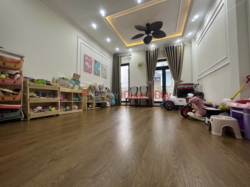 House for sale 81m2 Sai Dong street, Long Bien Garage 7 seats Elevator Furniture Imported 12.1 Billion VND Sales Listings