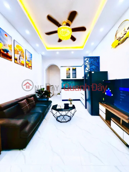 HOUSE FOR SALE IN TON DUC THANG LANE 25m 5T Price 3.65 billion Dong Da Hanoi. Sales Listings