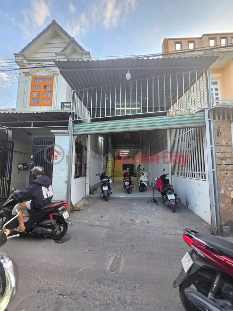 Nhà mặt tiền gần vòng xoay An Phú - Vị trí vàng kinh doanh - Giá chỉ 2,95 tỷ - Khu vực sầm uất _0