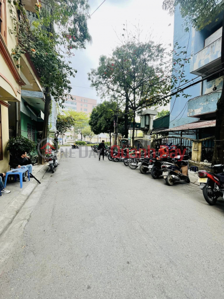 House 60m Front 5m Trung Kinh Street Sublot. Football Sidewalk. Cars Avoid Busy Business. Owner Needs Urgent Sale Sales Listings