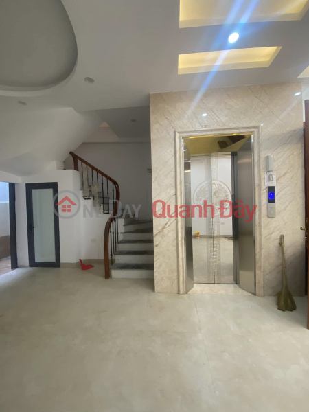 House for sale in Kham Thien, Dong Da, near car, 55m2, 6 floors with elevator, ironwood interior, over 9 billion Sales Listings