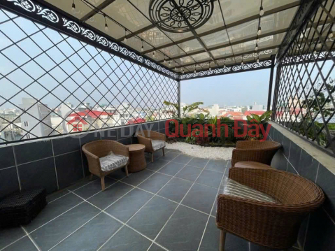 BEAUTIFUL HOUSE IN THACH BAN – FULLY FURNISHED WITH LUXURY INTERIORS – CAR PARKING AT THE GATE – AS LUXURIOUS AS A MINI VILLA! _0