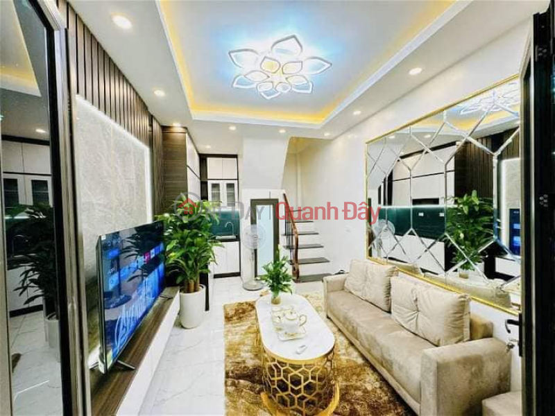 NHÀ MỚI ĐẸP GẦN ROYAL CITY NGÃ TƯ SỞ 4 TẦNG GIÁ:2.8 TỶ MẶT NGÕ THÔNG KINH DOANH BUÔN BÁN 20M RA ÔTÔ TRÁNH Niêm yết bán