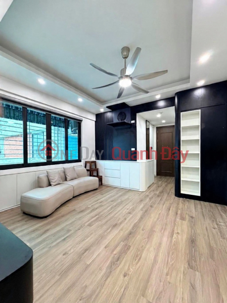 Apartment on Tran Quy Kien Street, Cau Giay District, 51m², 2 bedrooms, fully furnished, price 5.1 billion VND. Sales Listings