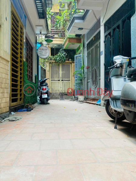 House for sale in Thinh Hao alley - Dong Da - 30m2 x 4 floors. Price 3.85 billion. Give full furniture Sales Listings